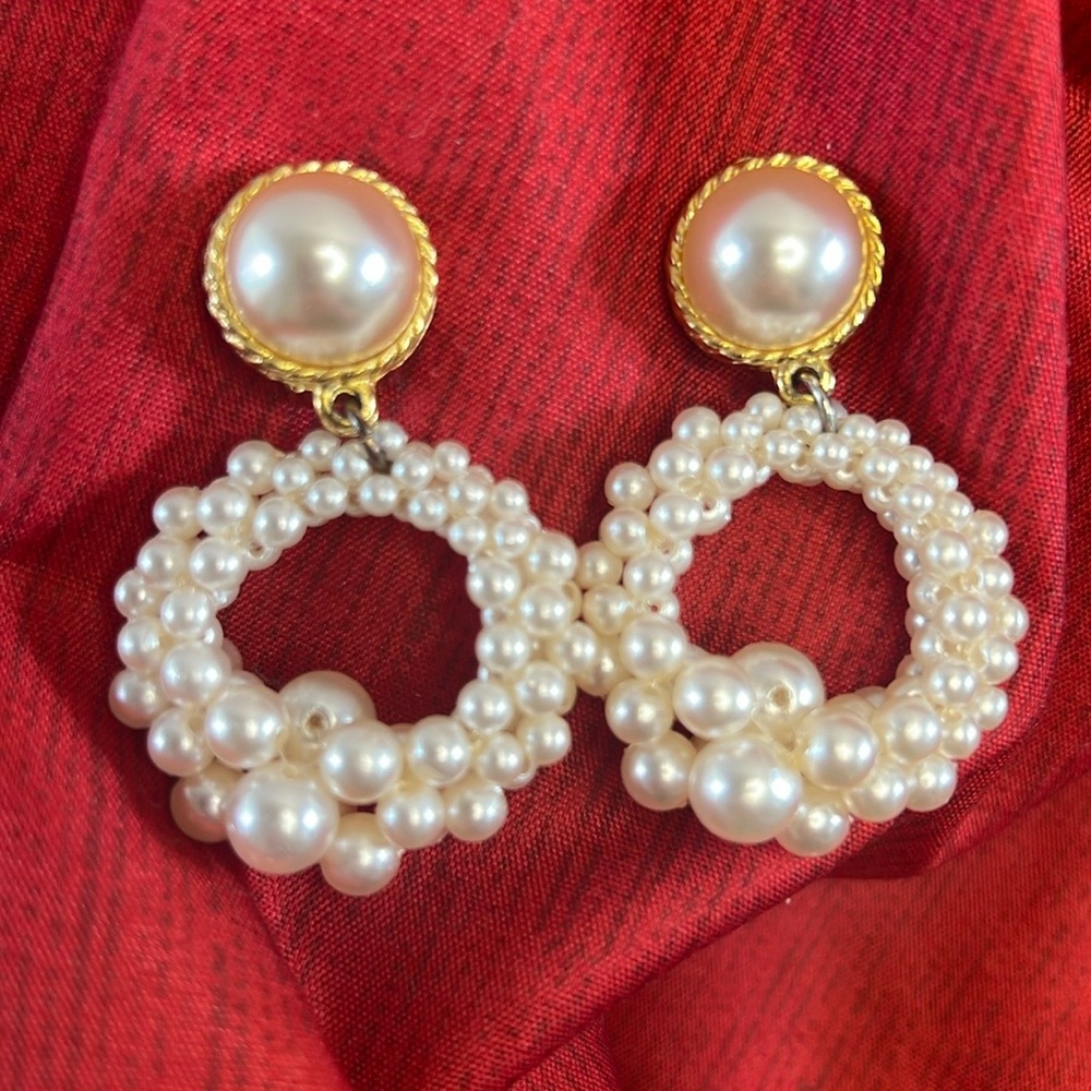 Faux Pearls Dangle Earrings Gold Tone Clip On with multiple size pearls …